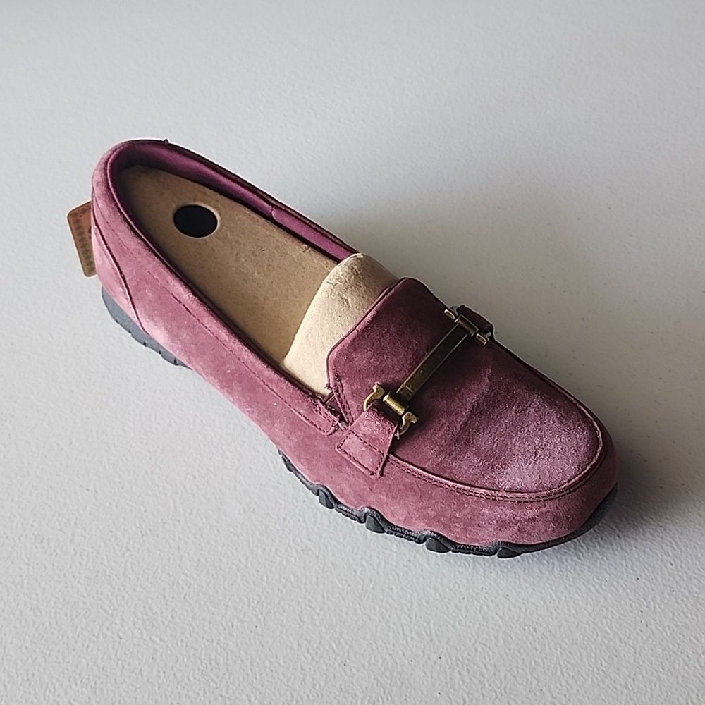 Skechers Women's Suede Loafers in Plum and Cream